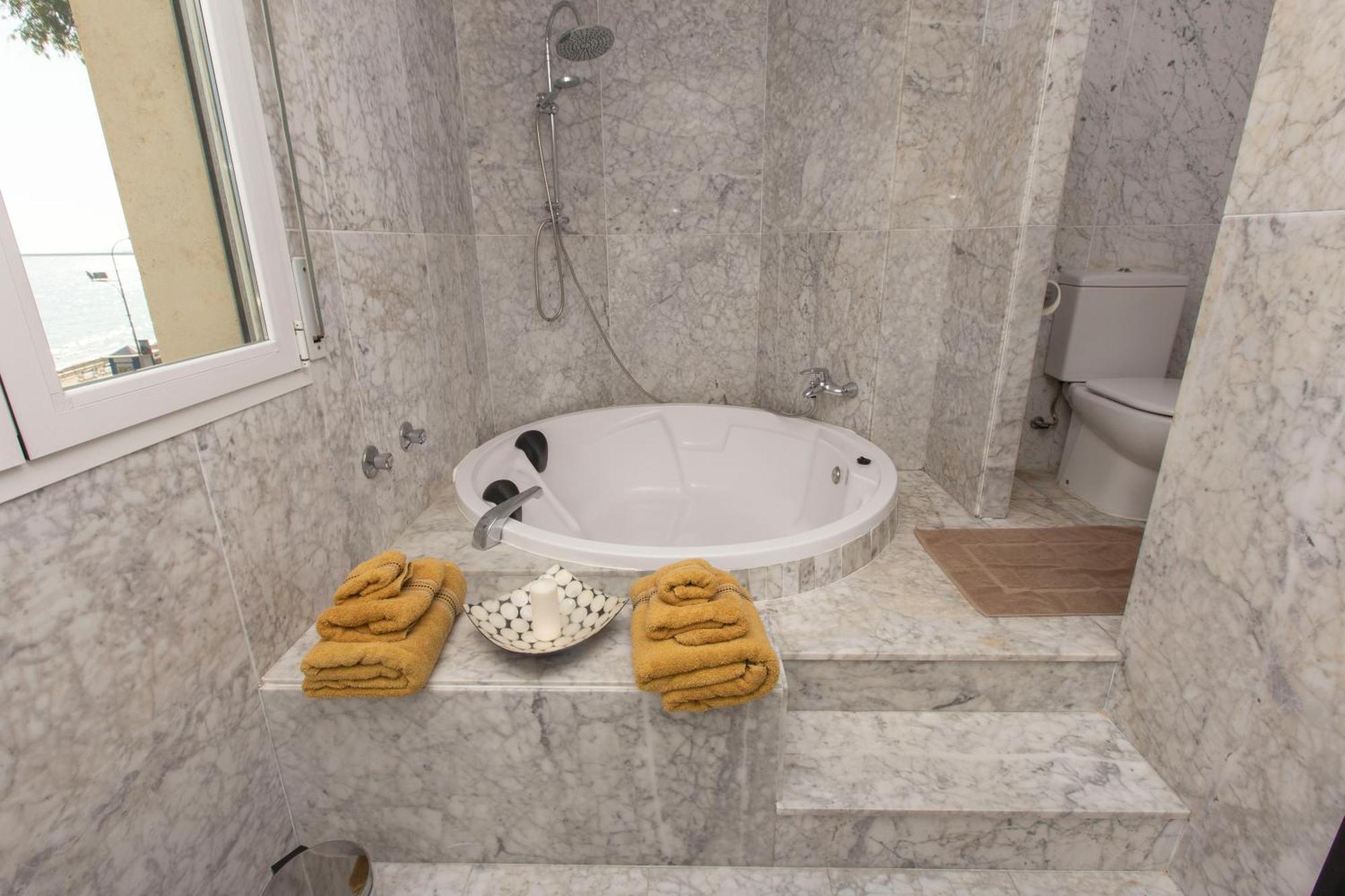 Villa Venecia, Apartamento De Lujo En 1º Linea De Playa + Parking Малага Экстерьер фото