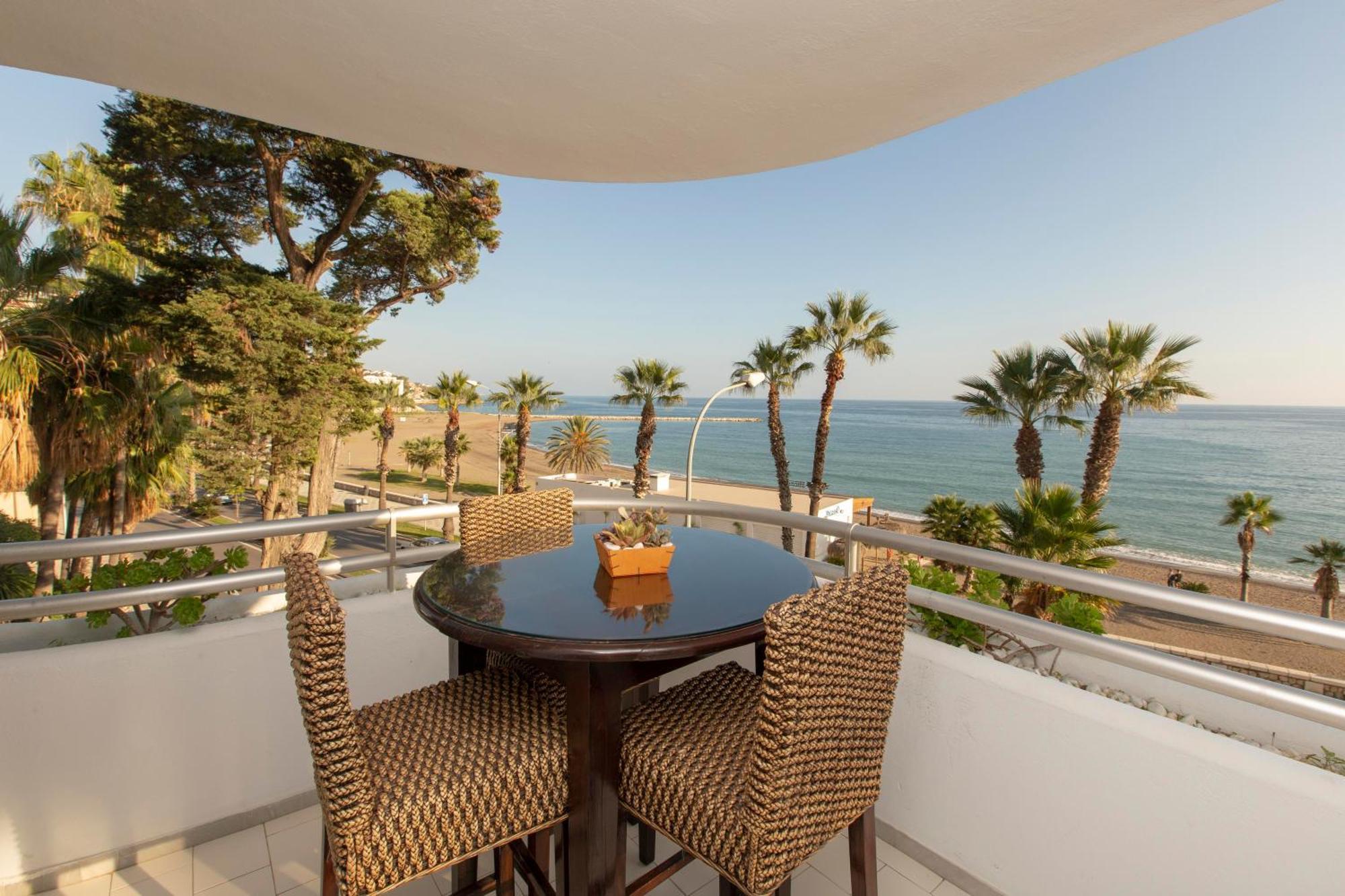 Villa Venecia, Apartamento De Lujo En 1º Linea De Playa + Parking Малага Экстерьер фото