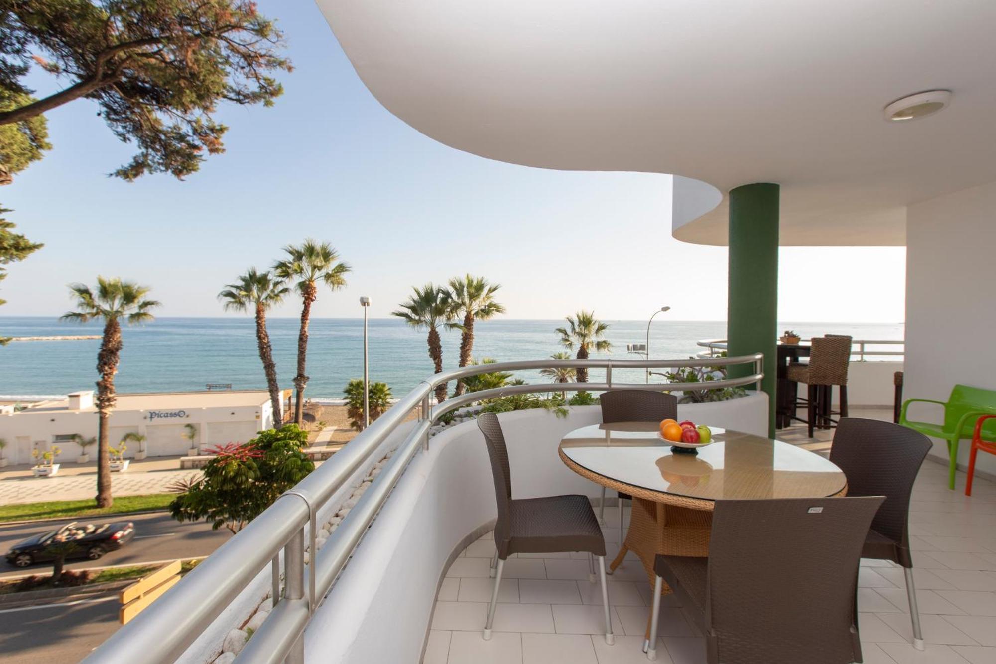 Villa Venecia, Apartamento De Lujo En 1º Linea De Playa + Parking Малага Экстерьер фото