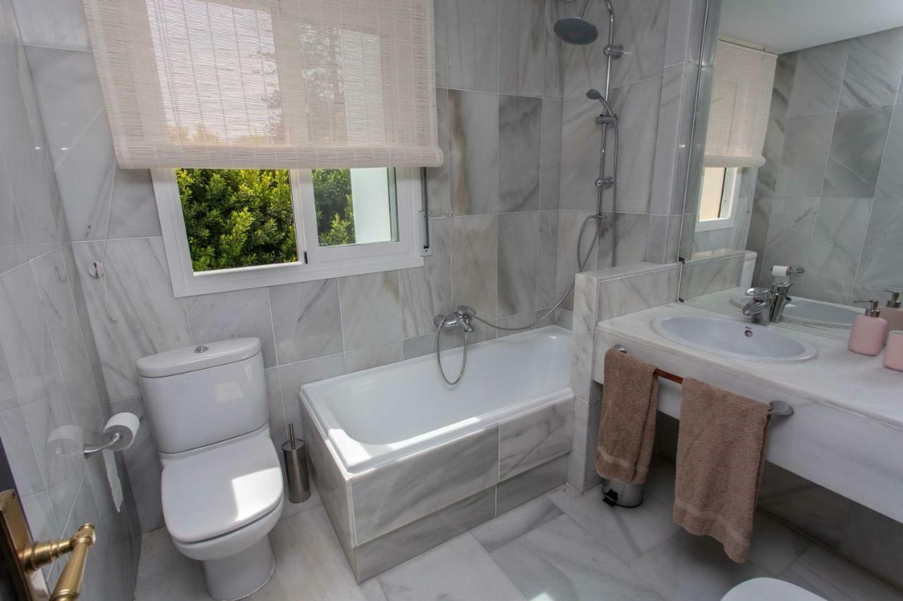 Villa Venecia, Apartamento De Lujo En 1º Linea De Playa + Parking Малага Экстерьер фото